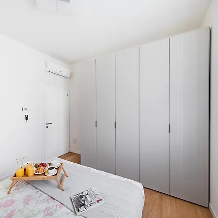Silvia Apartment *